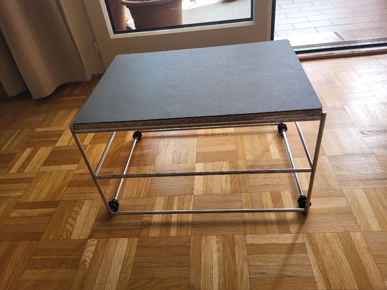 USM Comodini: table basse / de nuit USM Upcycling – Usato da Genève venduto da Poupoulita 1