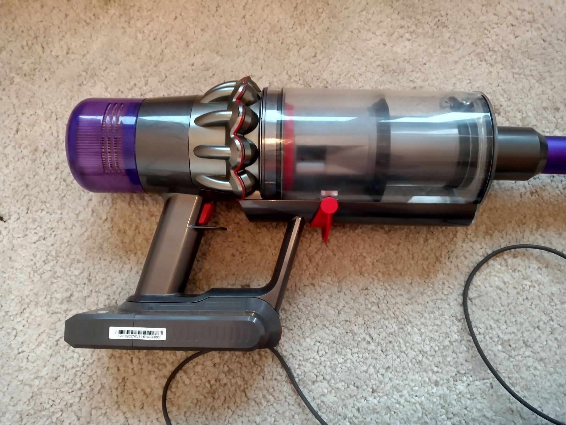Dyson Aspirapolveri & Accessori: Dyson V11  Staubsauger – Usato da Prez-vers-Siviriez venduto da Monija70 3