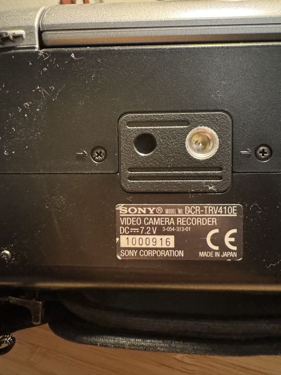 Sony Videocamere: Sony Digital8 Camcorder DCR-TRV410E – Usato da Zürich venduto da SalernoElia 3