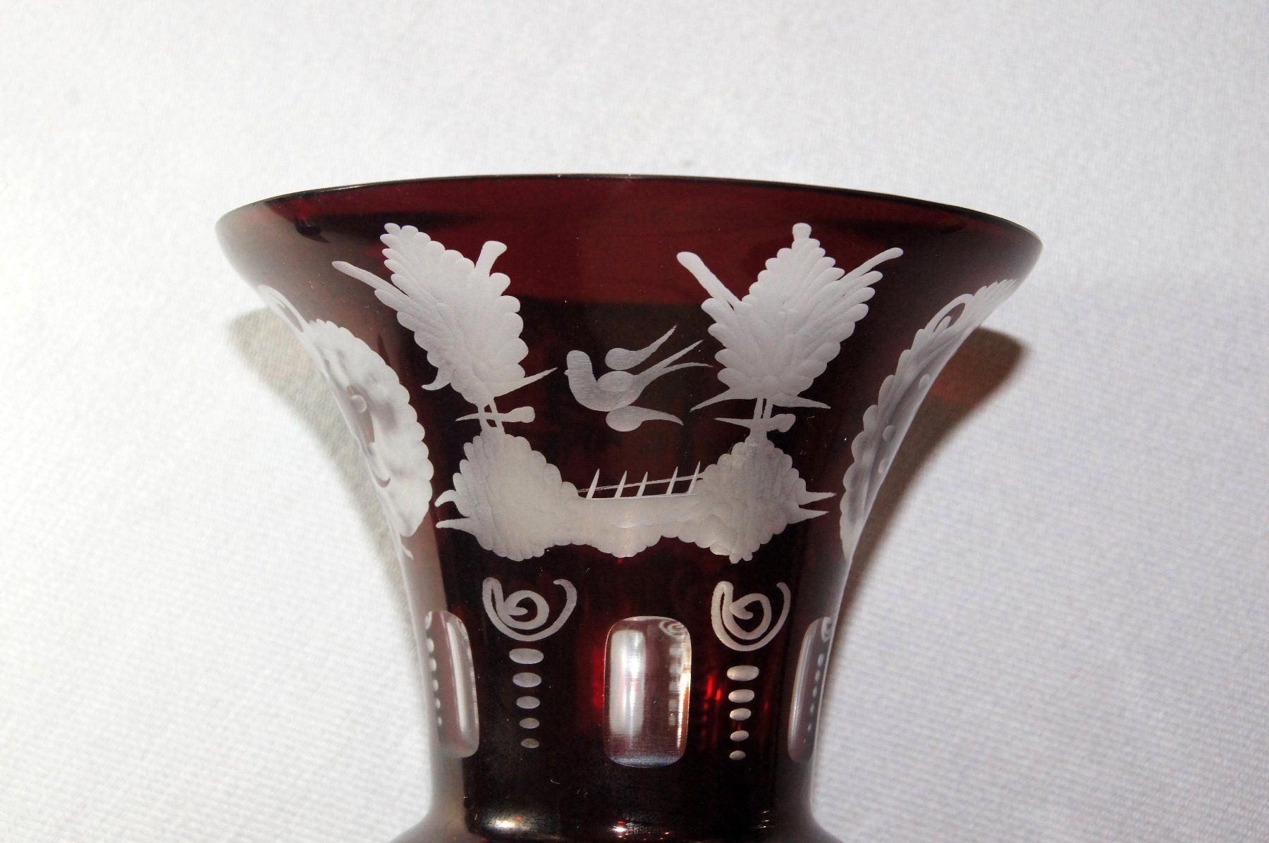 Vasi & Recipienti: Antike Vase aus rotem Überfangglas – Usato da Geroldswil venduto da ARTEFACTO 5