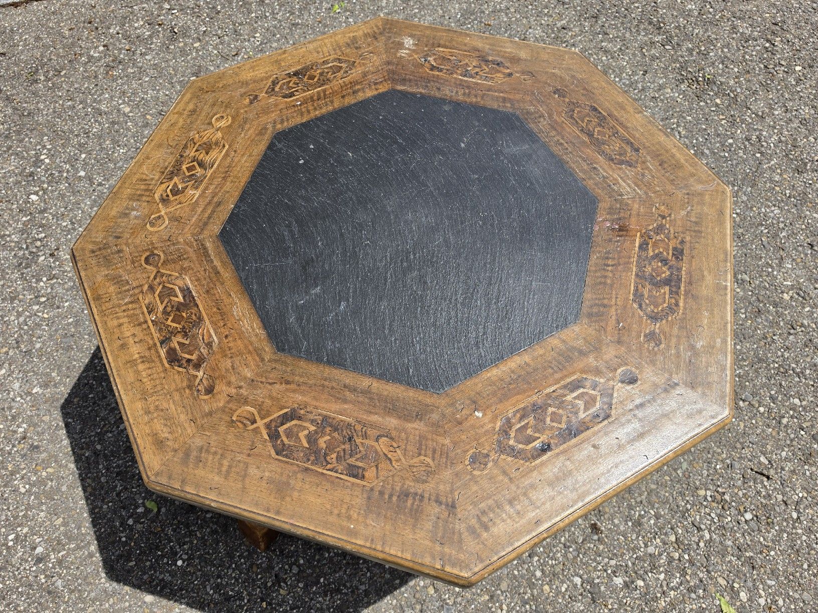 Tavoli: Antiker achteckiger Kaffee-/Beistelltisch mit Inlay, – Usato da Mettlen venduto da elios0888 2
