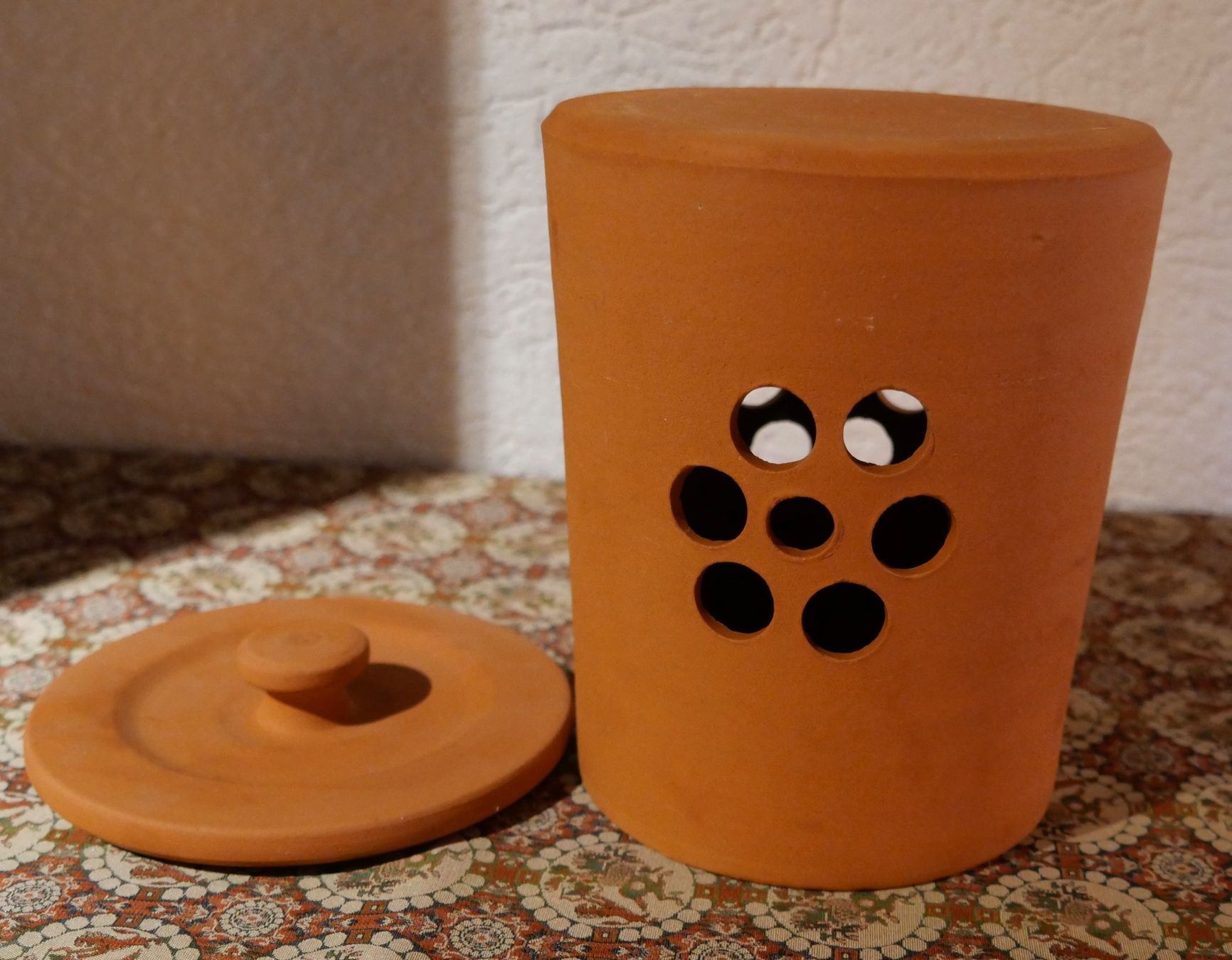 Contenitori & Simili: Pot en terre cuite pour conserver oignons et ail – Usato da Yverdon-les-Bains venduto da PeneloPe021 2