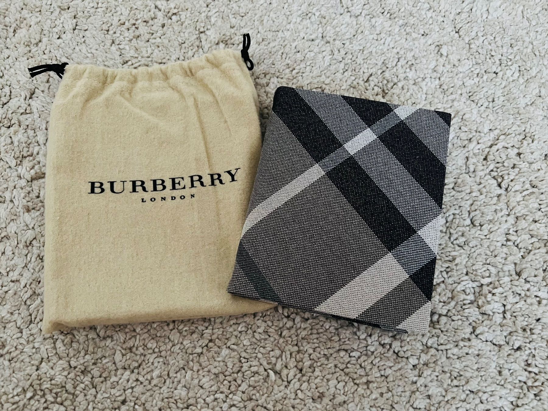 Schreibblöcke: BURBERRY NOTIZBUCH NEU – Neu und originalverpackt aus Rüschlikon von sweet_76