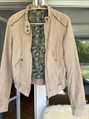 Crazyworld Jacke, beige mit Camouflage, Gr. S