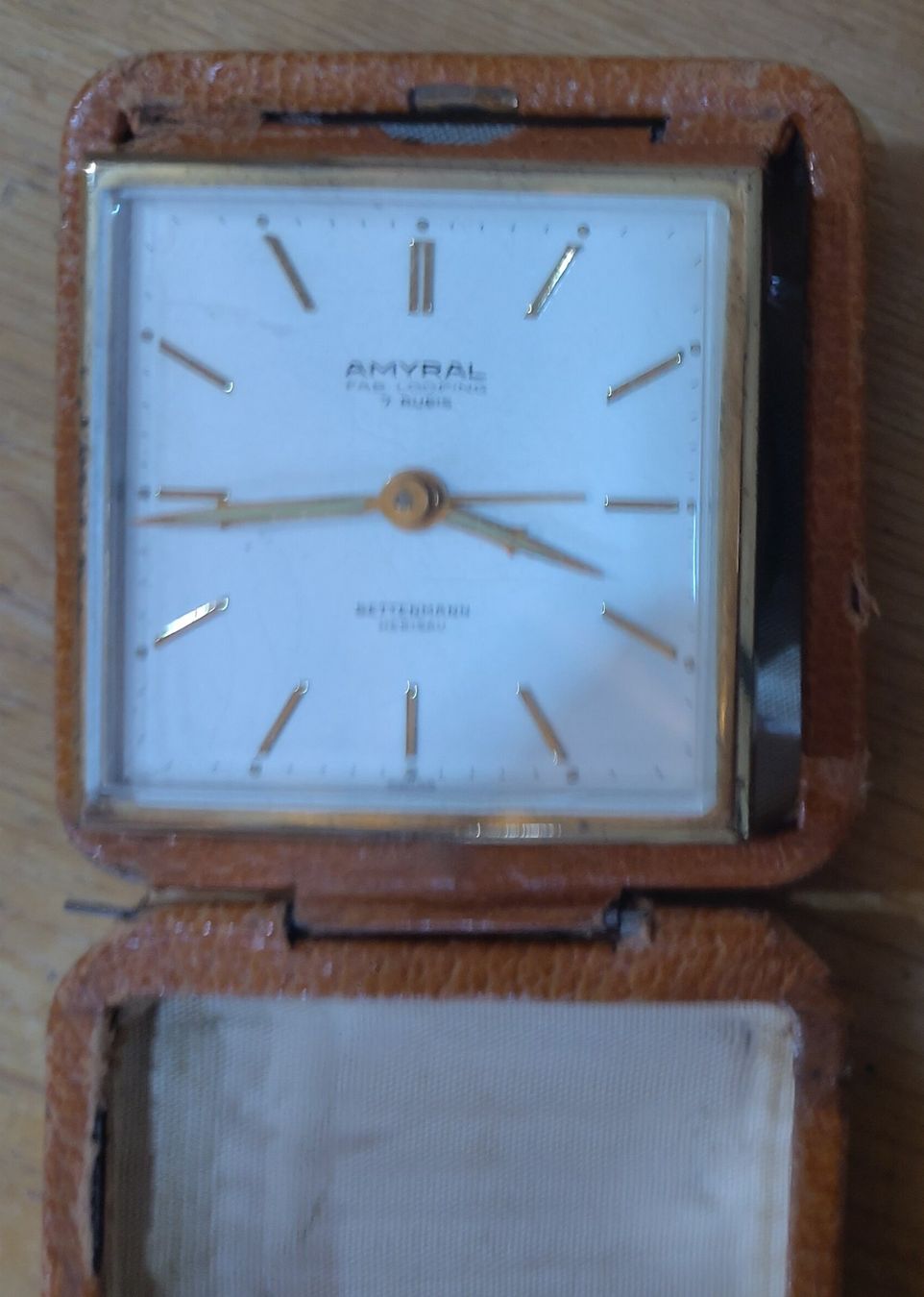 Wecker: Reise Wecker AMYRAL Vintage Lederetui – Defekt aus Steinhof SO von Morepointless 2