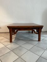 Antiker rechteckiger Holztisch mit Schnitzereien aus Taiwan