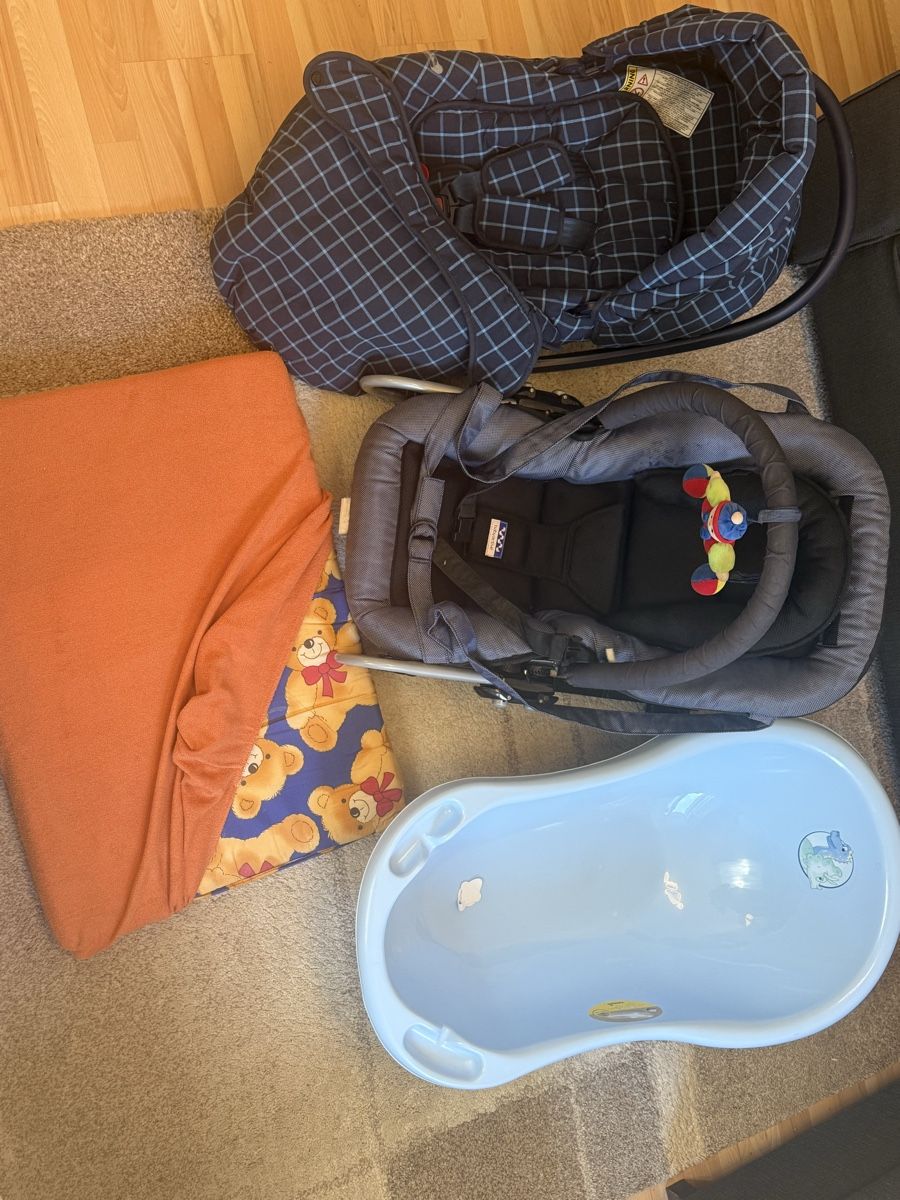 Kleiderpakete & -sets: Kindersitz Kinderkleidung babykleider – Gebraucht aus Schlieren von Flower5