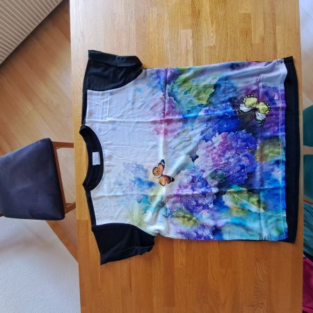 neues schwarzes T-shirt, grösse M