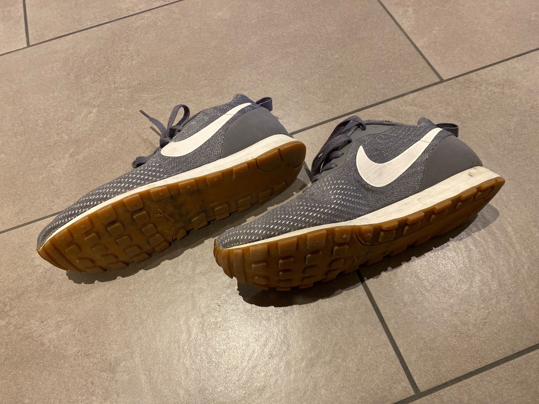 Nike Scarpe da uomo: Nike Damen Sneaker Schuh, Gr. 41 – Nuovo (secondo la descrizione) da Nottwil venduto da TOP_Saler 3