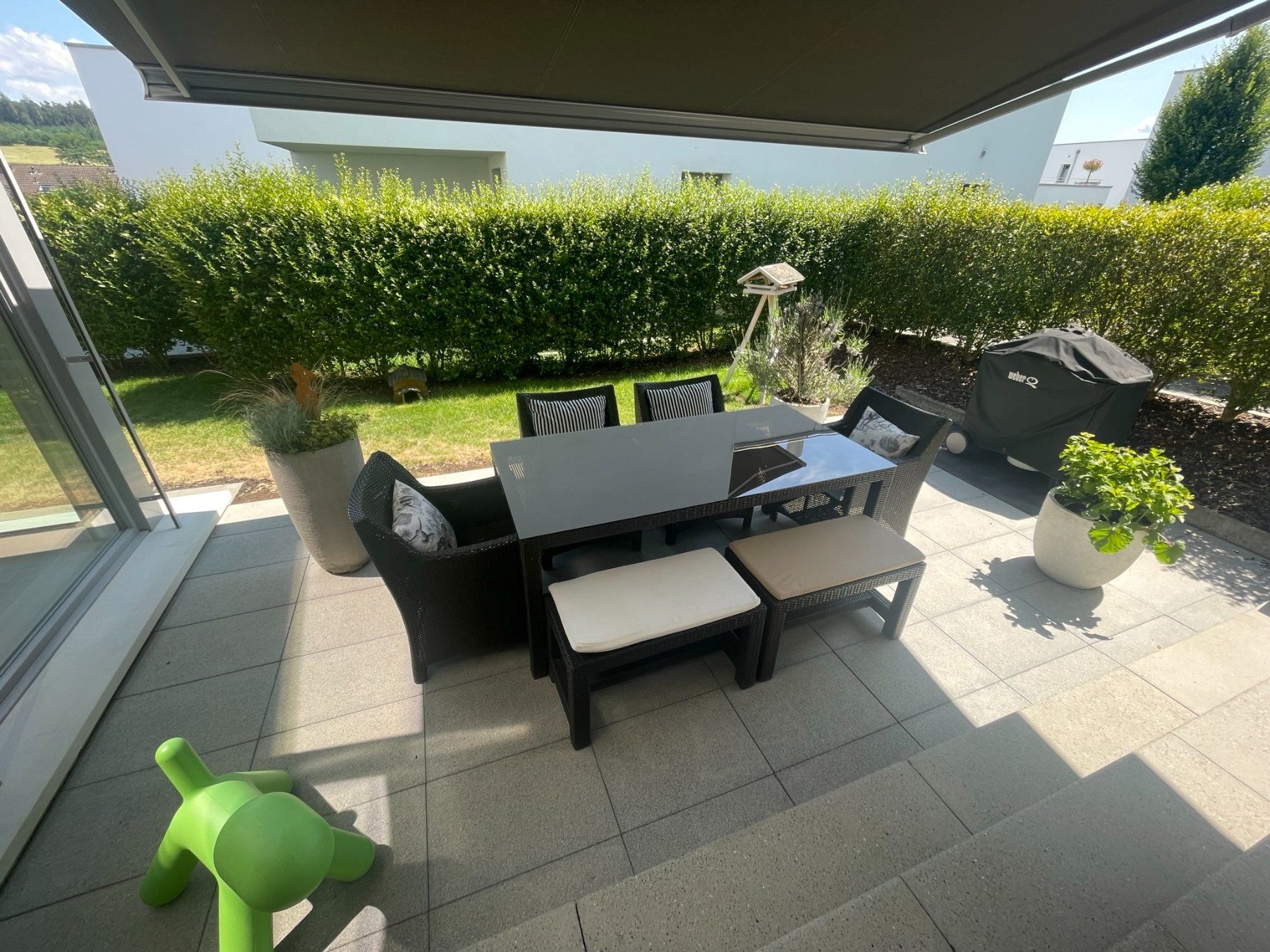 Pfister Set di tavolo e panche: SET Table -4 chaises - 2 bancs Pfister – Usato da Corminboeuf venduto da Happy_Bird