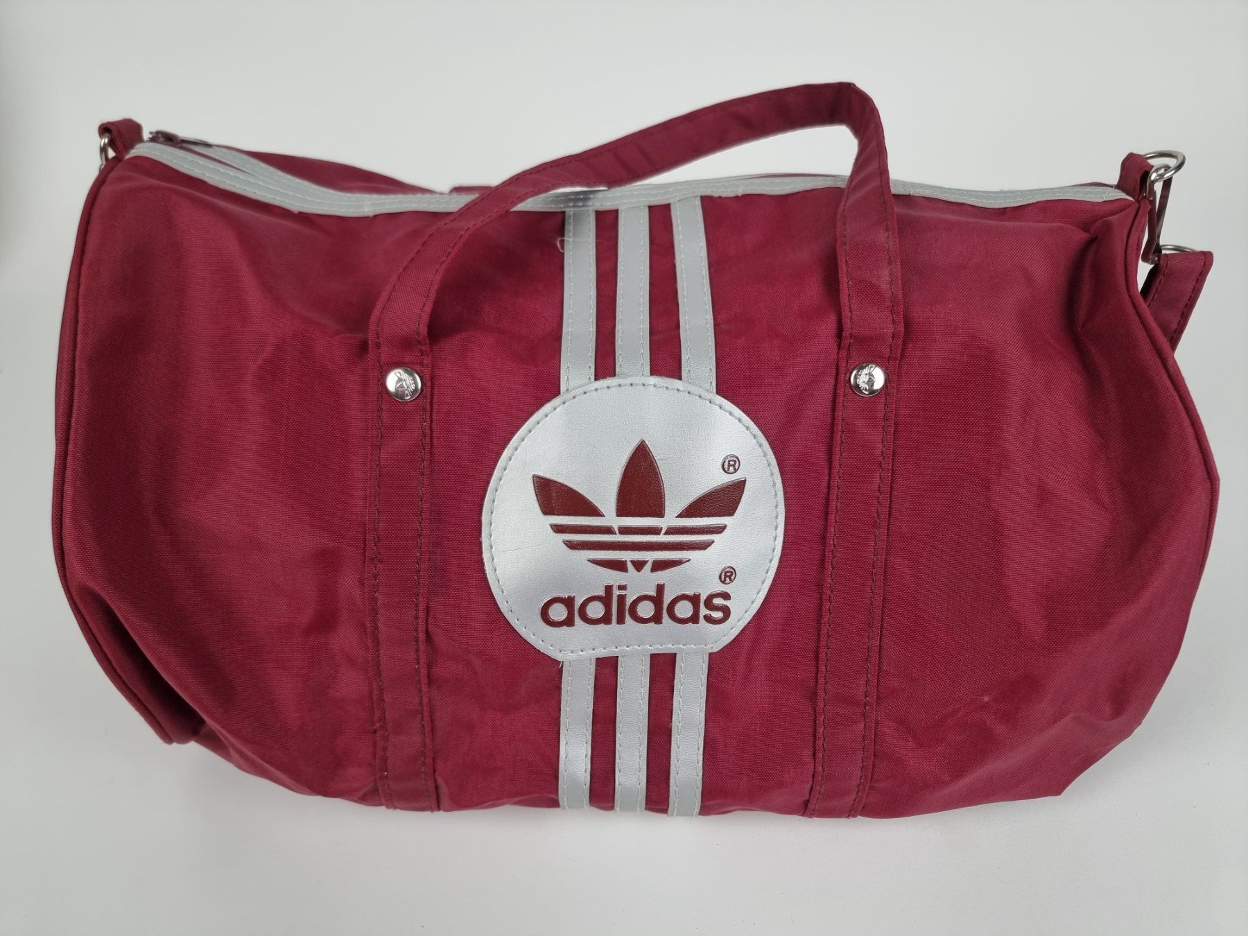 Adidas Borse da donna: Vintage Adidas Sporttasche – Usato da Urtenen-Schönbühl venduto da Restwert_Schoenbuehl