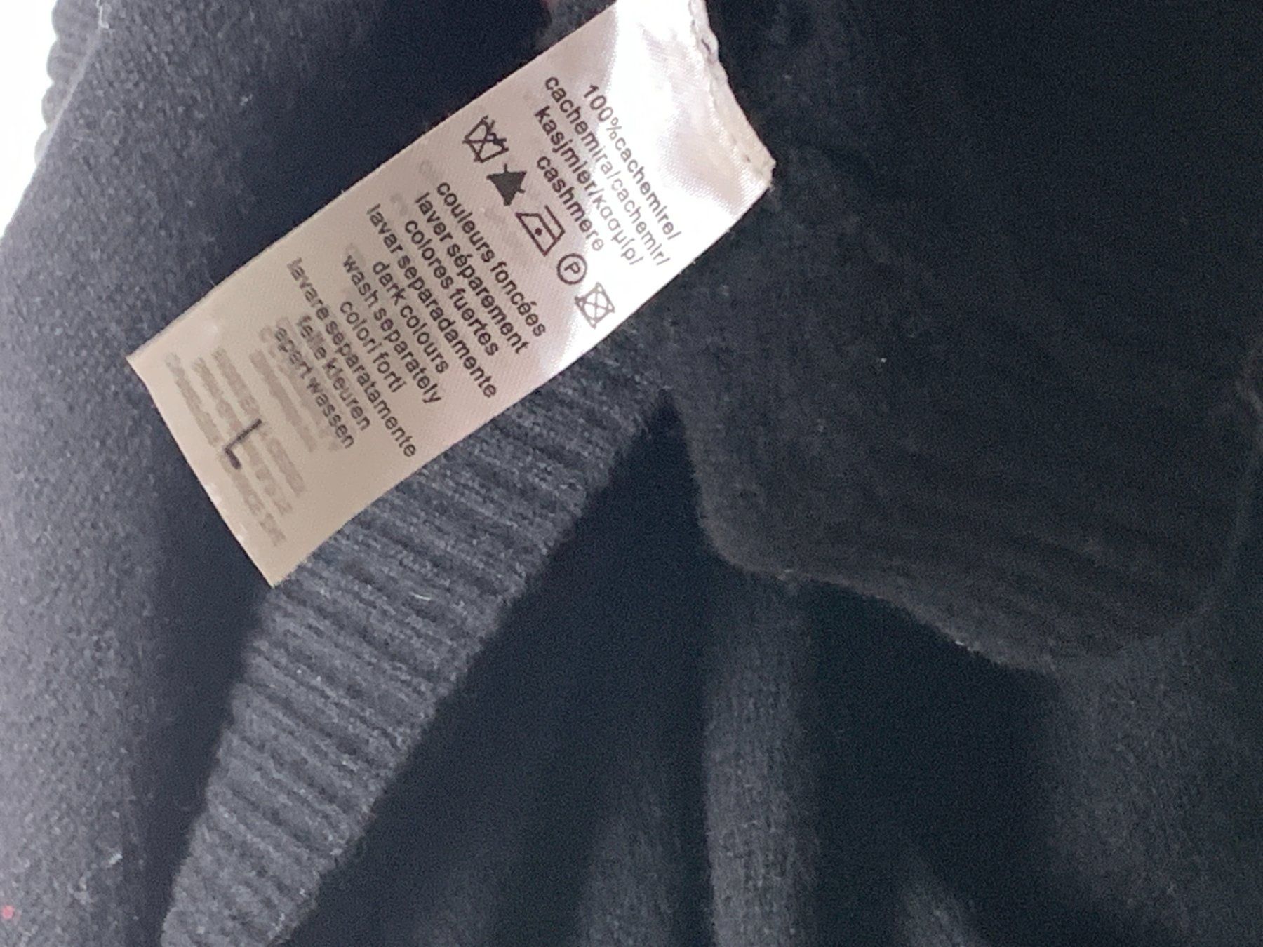 Maglioni & Felpe: 100% Kaschmir Pullover V-Ausschnitt Schwarz, Grösse L – Usato da Zürich venduto da lor_s6l8 7