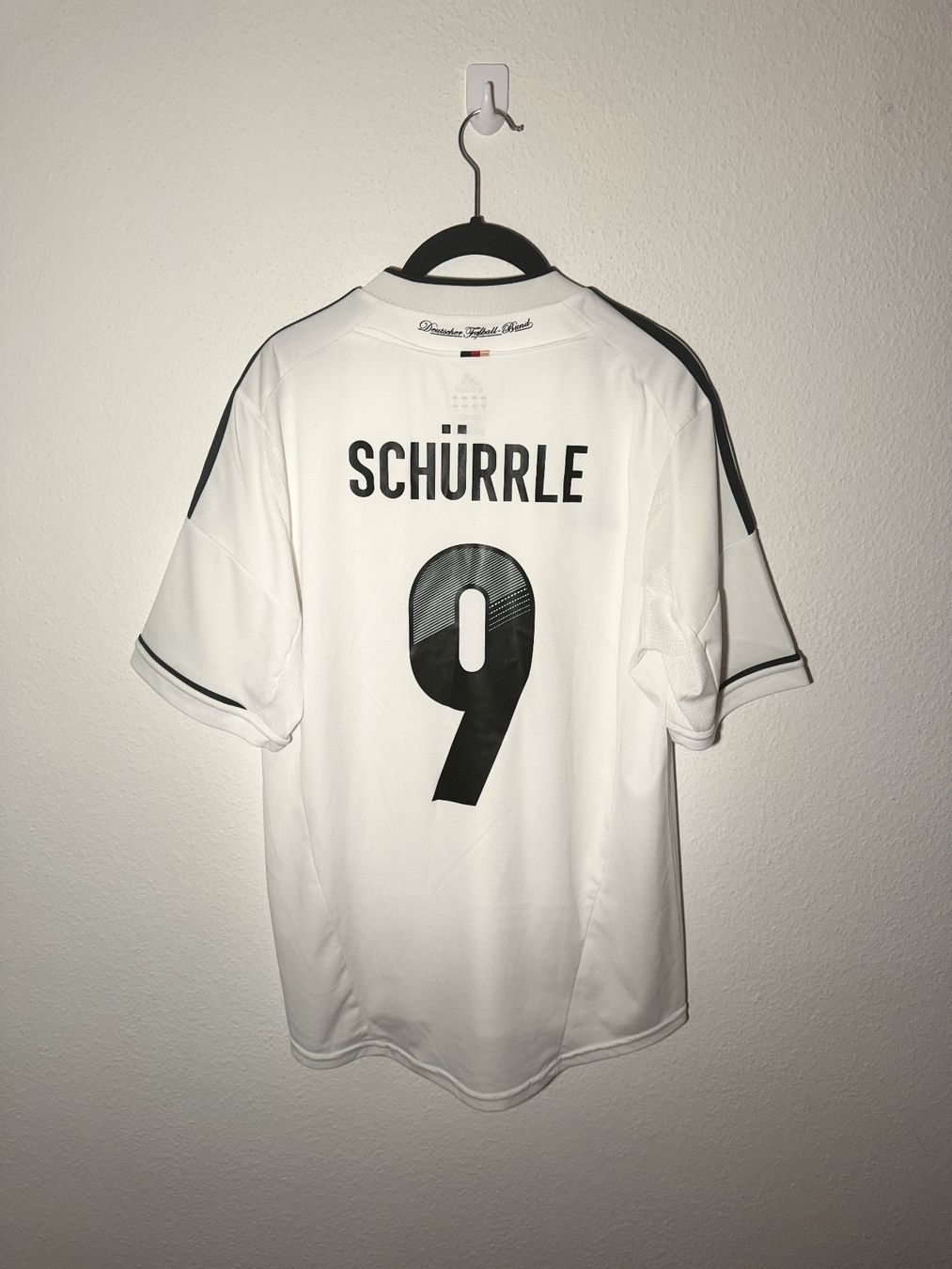 DFB Canottiere & Pantaloni: Authentic Adidas Deutschland Trikot 2014 - André Schürrle #9 – Usato da Zürich venduto da GenerationZH