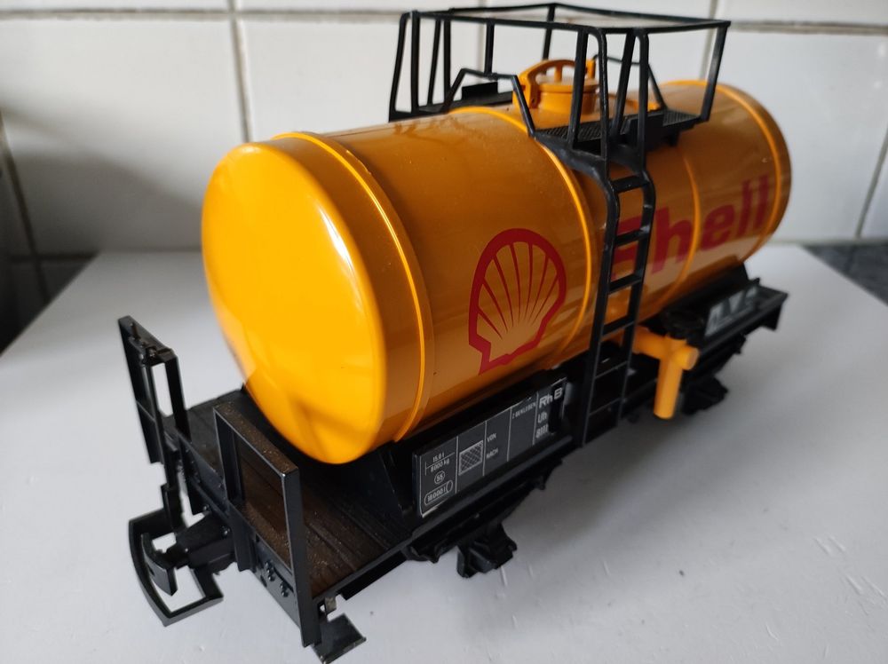RhB Shell Kesselwagen Uh Nr. 8111 (Gebraucht) in Seuzach für CHF 49 ...