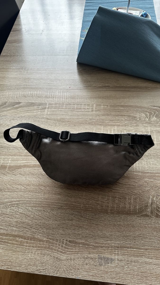 Superdry Taschen für Damen: Superdry Bauchtasche / Gürteltasche – Gebraucht aus Winterthur von -BeHappy24- 2