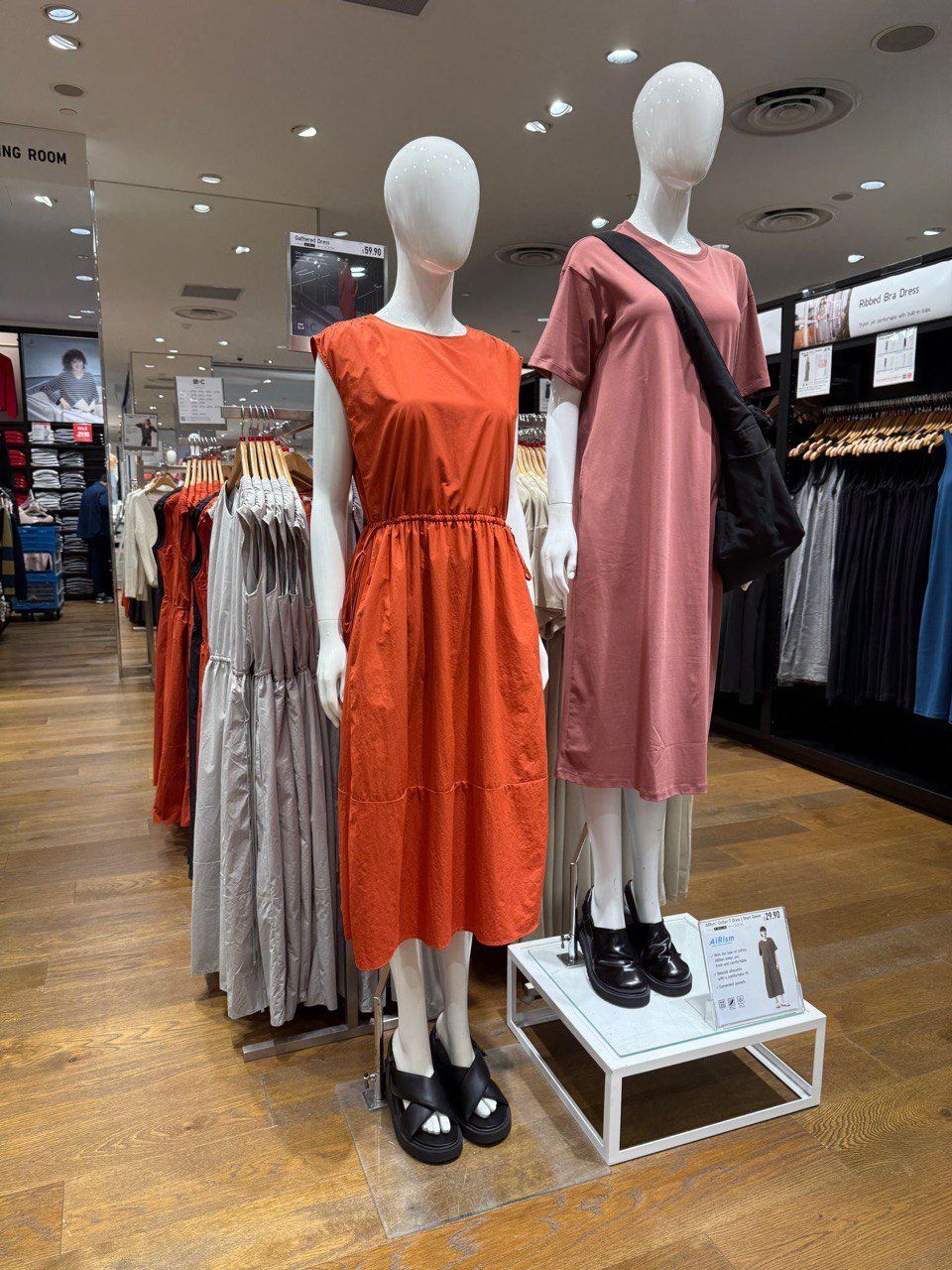 Uniqlo Vestiti: Dress from Uniqlo, size M – Usato da Zürich venduto da futurmutur 1