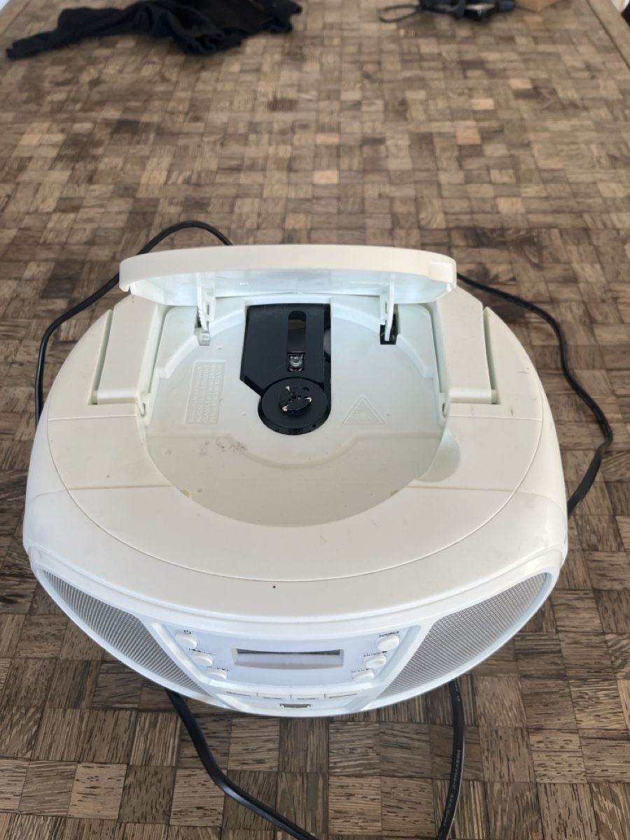 Radio: Intertronic CD Radio DAB Plus weiss gebraucht – Usato da Luzern venduto da sim_zyt9 1