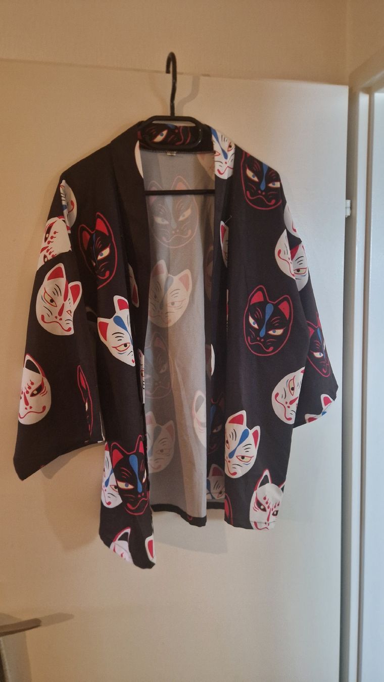 Kimonos: 2 kimono noir et rose  – Gebraucht aus Tolochenaz von Romadom