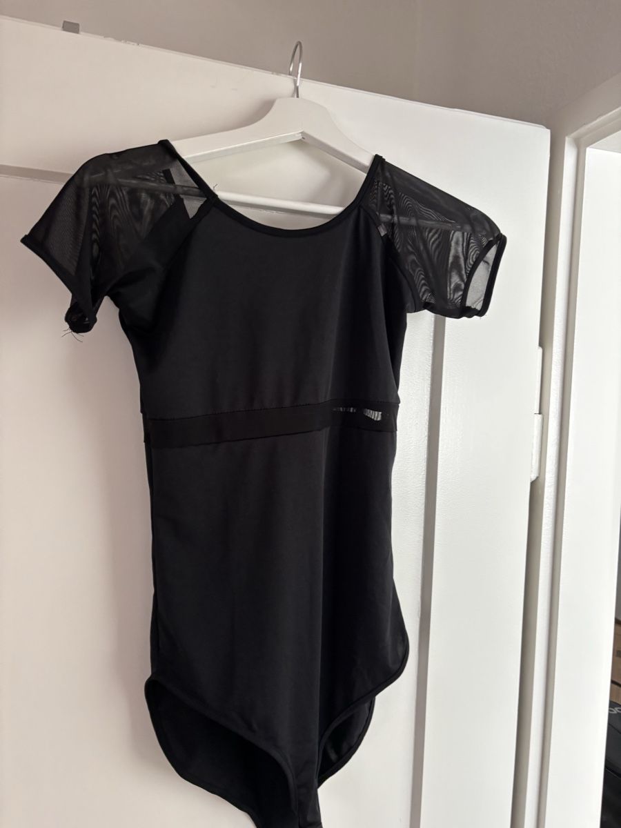 Top: Black body – Nuovo (secondo la descrizione) da Zug venduto da and_tl9y 1