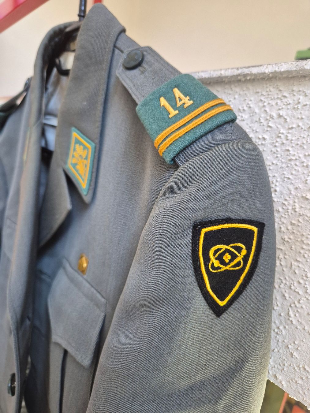 Schweizer Armee Uniformen: Original Schweizer Armee Uniform Oberleutnant Gr. 52 + Gurt – Gebraucht aus Baar von tess01 1