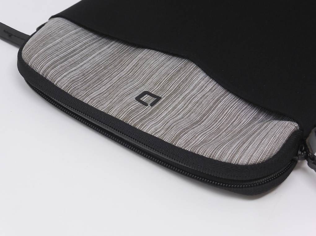 Borse: Notebook Sleeve Dicota – Usato da S. Vittore venduto da damonbonesi 1