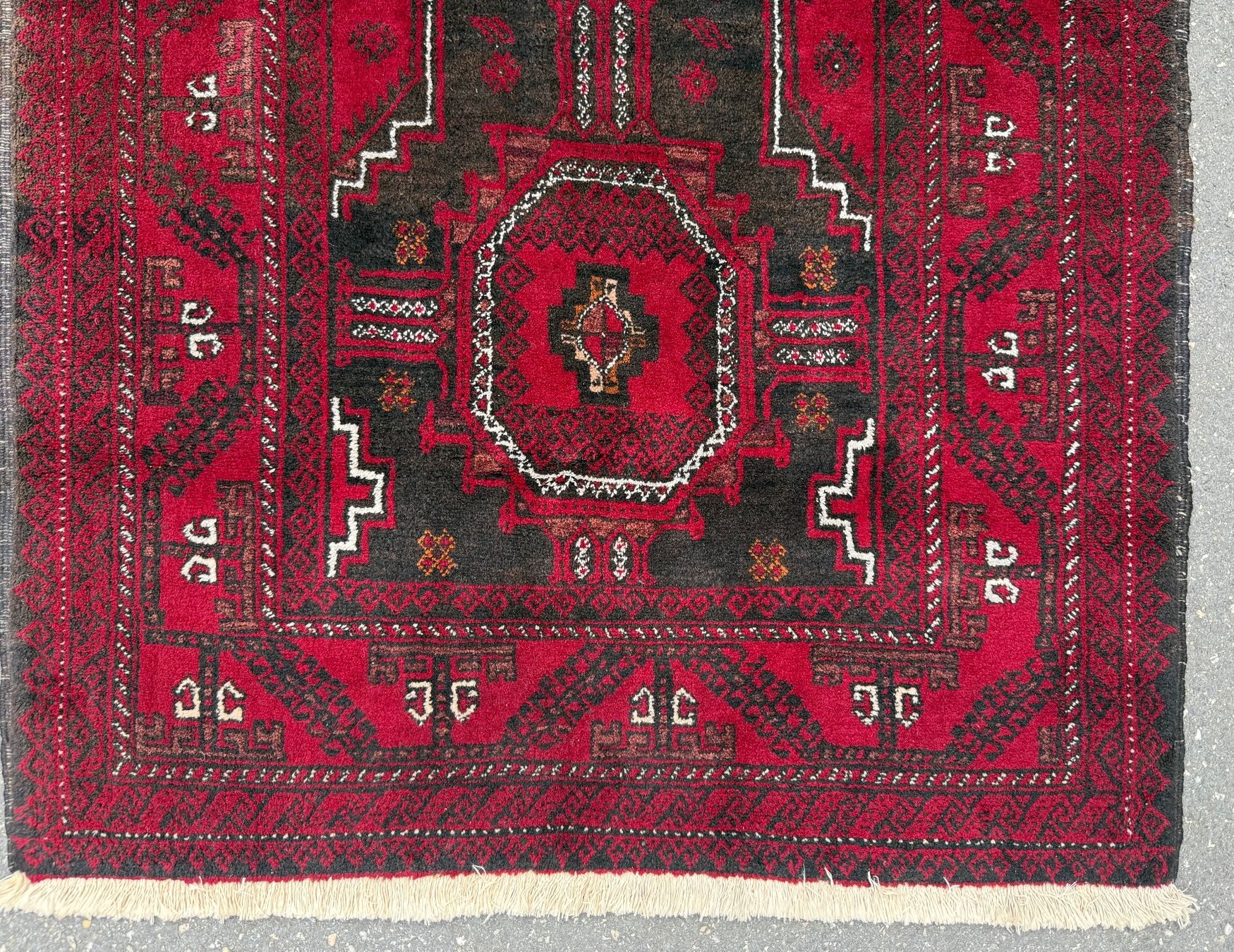 Tappeti: Schöner Orientteppich rot-schwarz 185x110cm – Usato da Sempach venduto da Star7 3