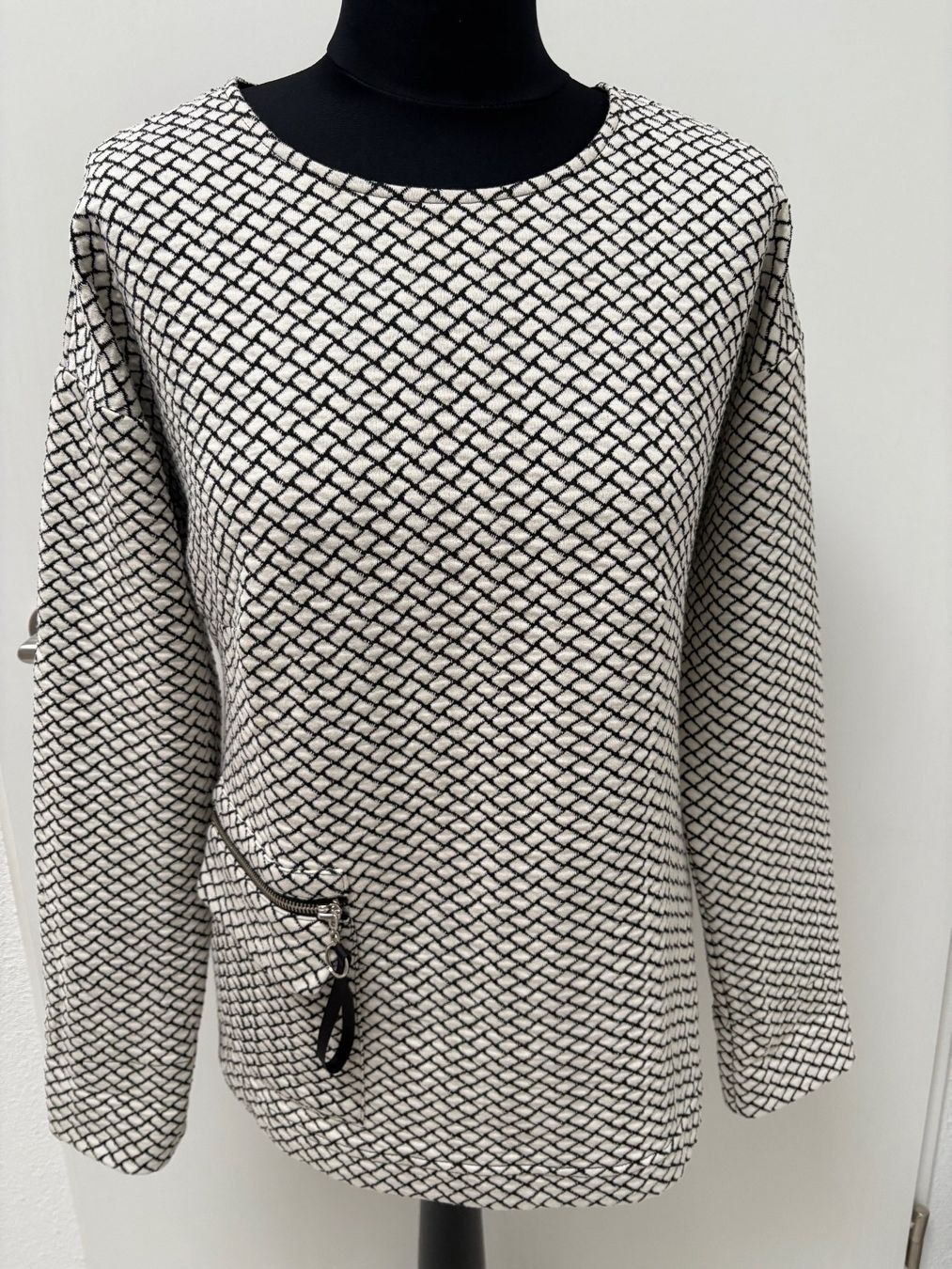 Maglioni & Felpe: Pullover , Schachbrettmuster, schwarz/beige Gr. 38 – Nuovo (secondo la descrizione) da Glattpark (Opfikon) venduto da Pangie