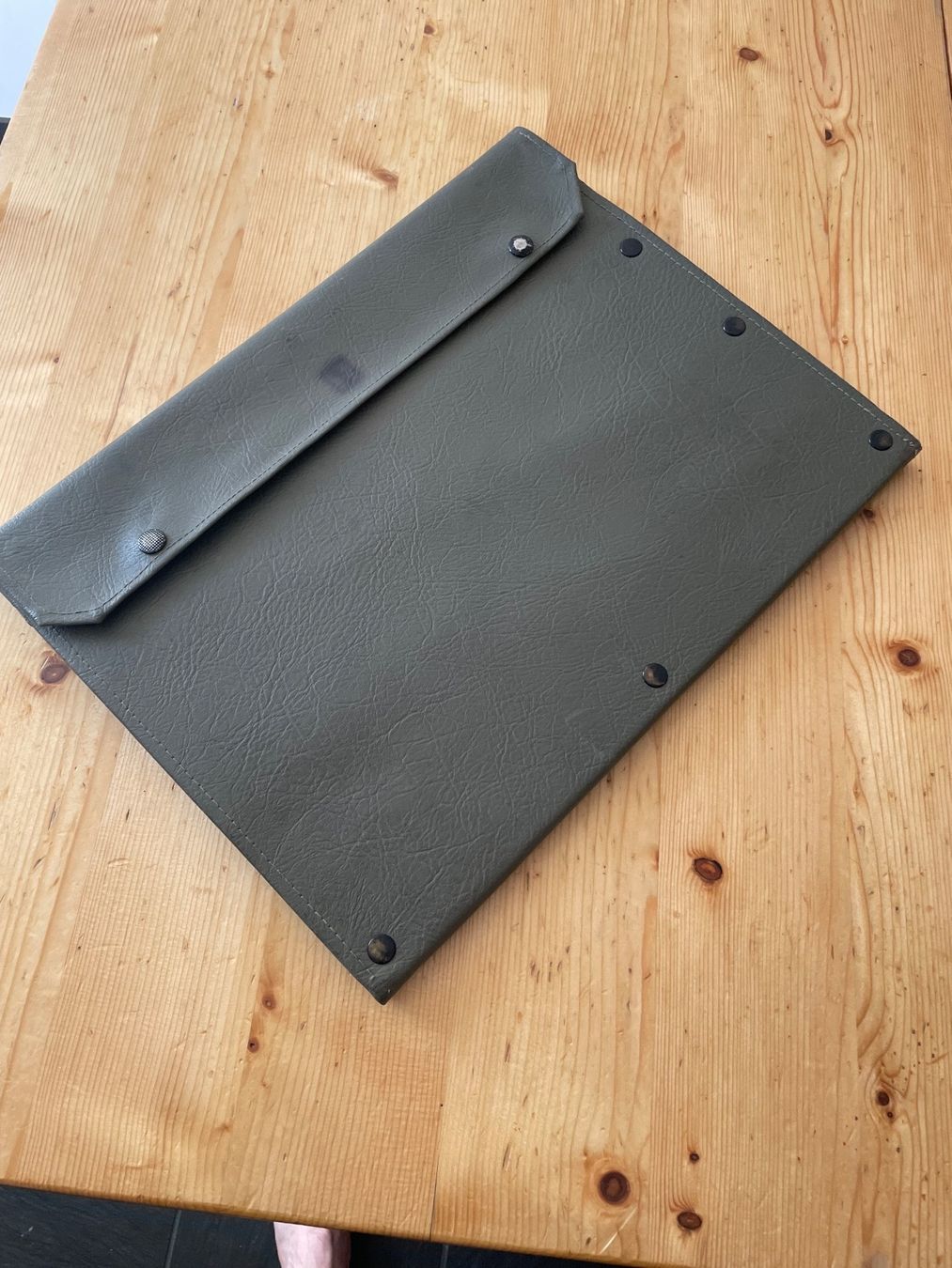 Valigie & Borse: Schweizer Armee/ Beobachter-Mappe 32x42cm – Usato da Sent venduto da ManuelB07 1