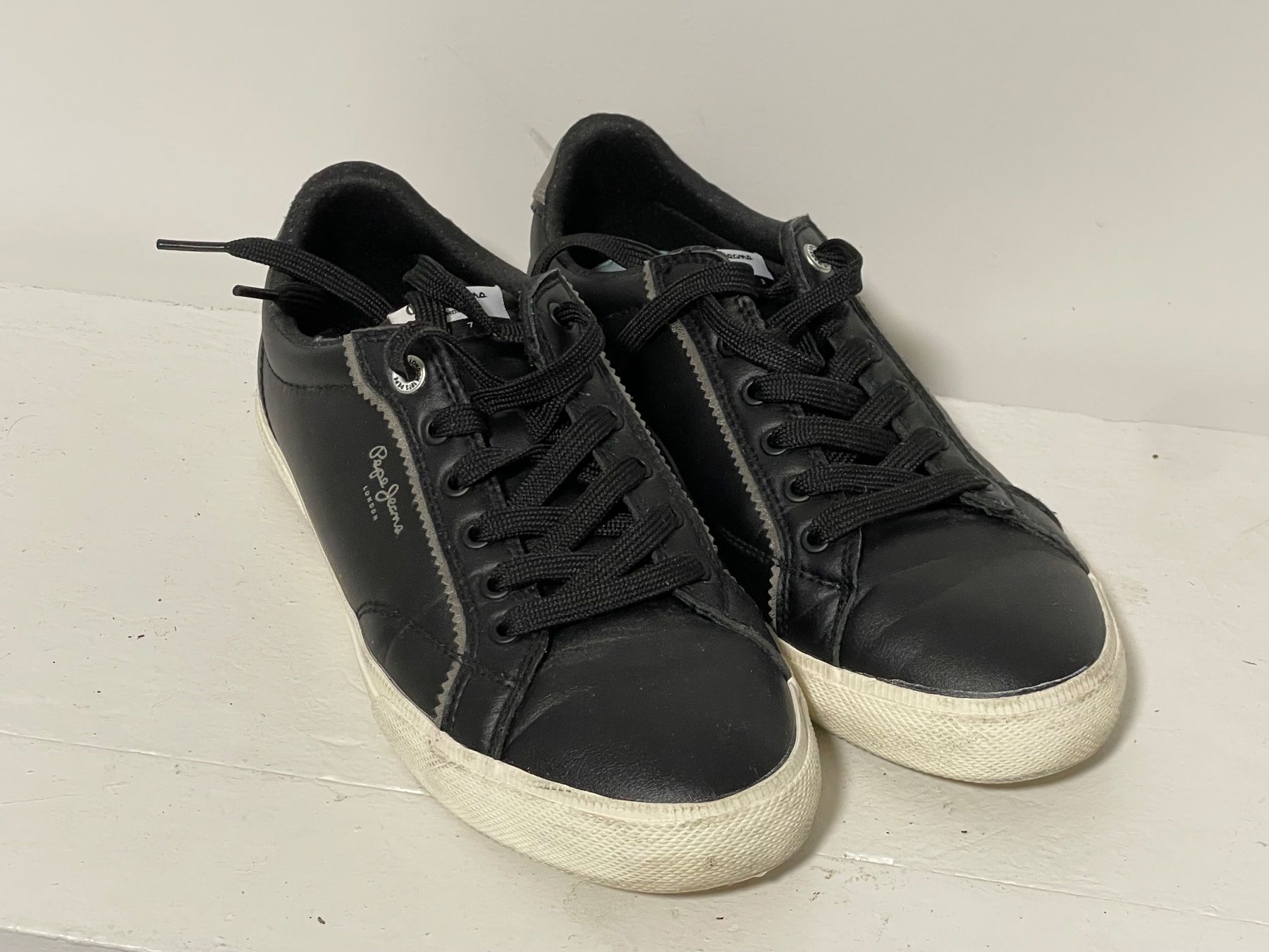 Pepe Jeans Damenschuhe: Damenschue schwarz von Pepe Jeans – Gebraucht aus Münchenbuchsee von dumle