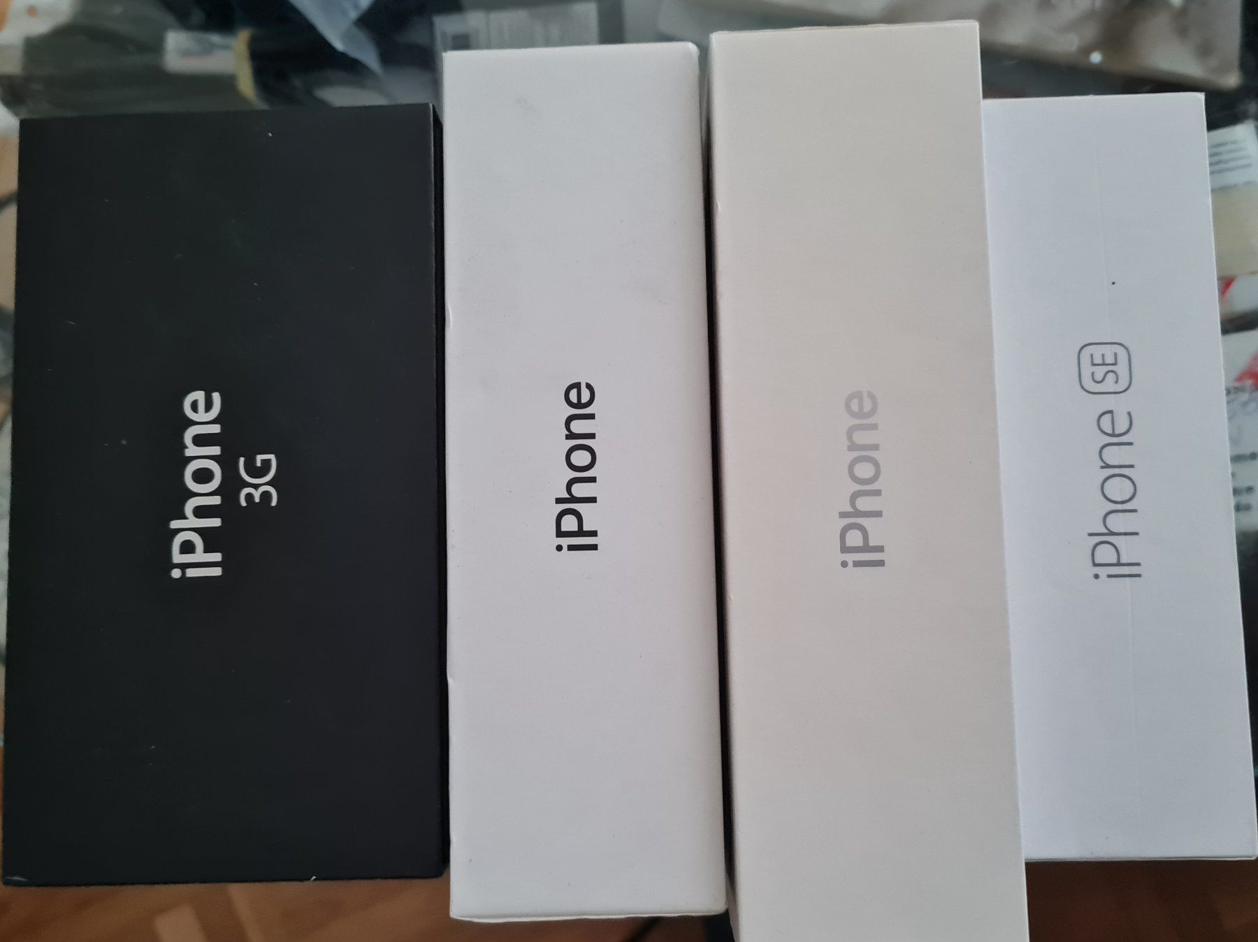 Apple Telefoni cellulari / Smartphones: 4 Iphone Verpackungen ohne Inhalt – Usato da Horw venduto da Arta20000 1