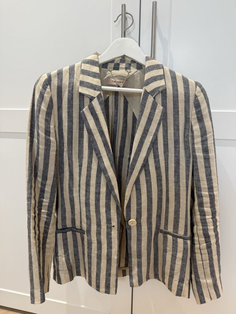 Completi & Tailleur: TWINSET linen suit size 38 M – Usato da Crans VD venduto da jas_9g82 1