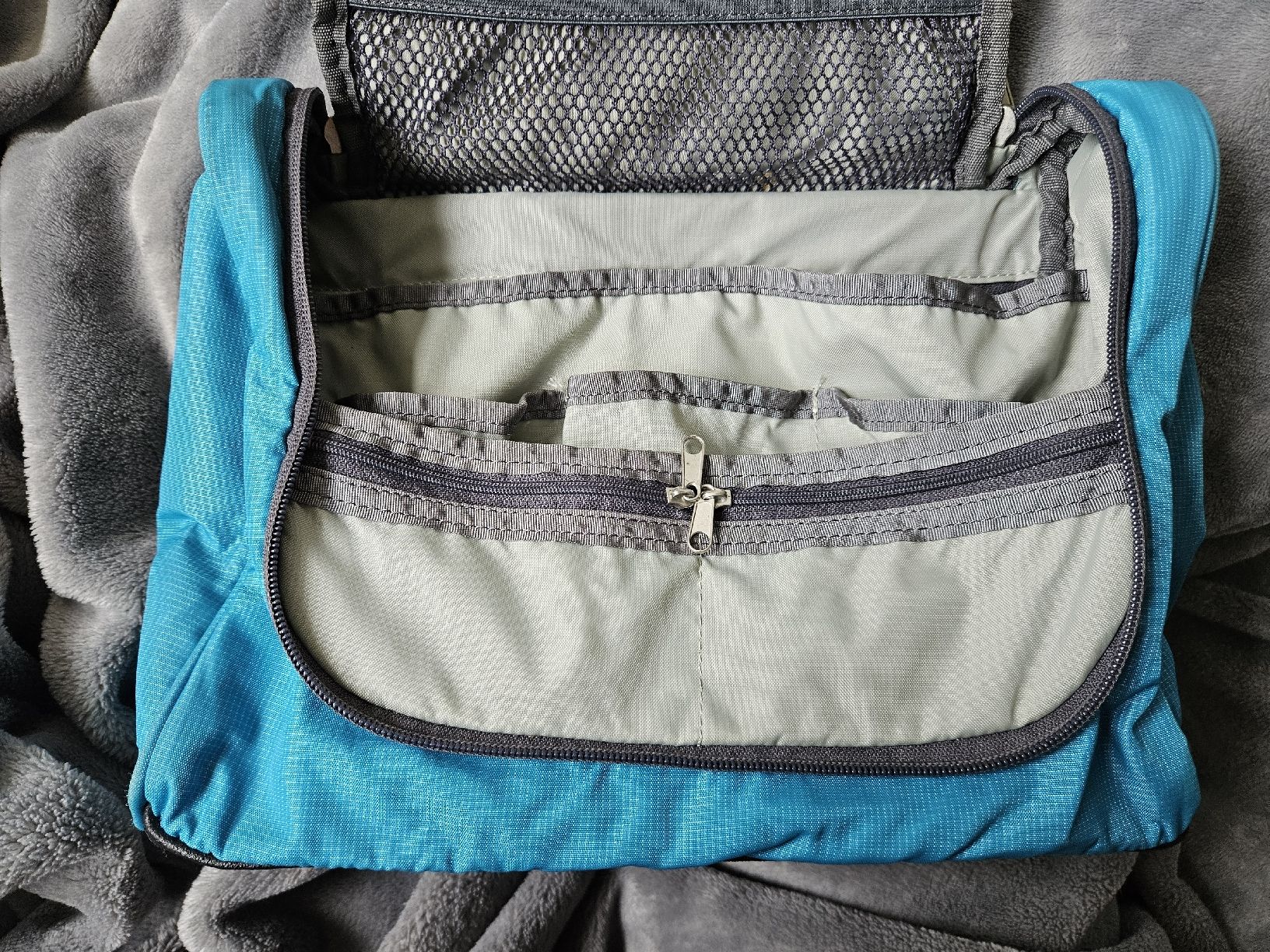 Meru Kosmetikkoffer: Meru Kulturbeutel/Necessaire – Gebraucht aus Bern von Snowflake38 3