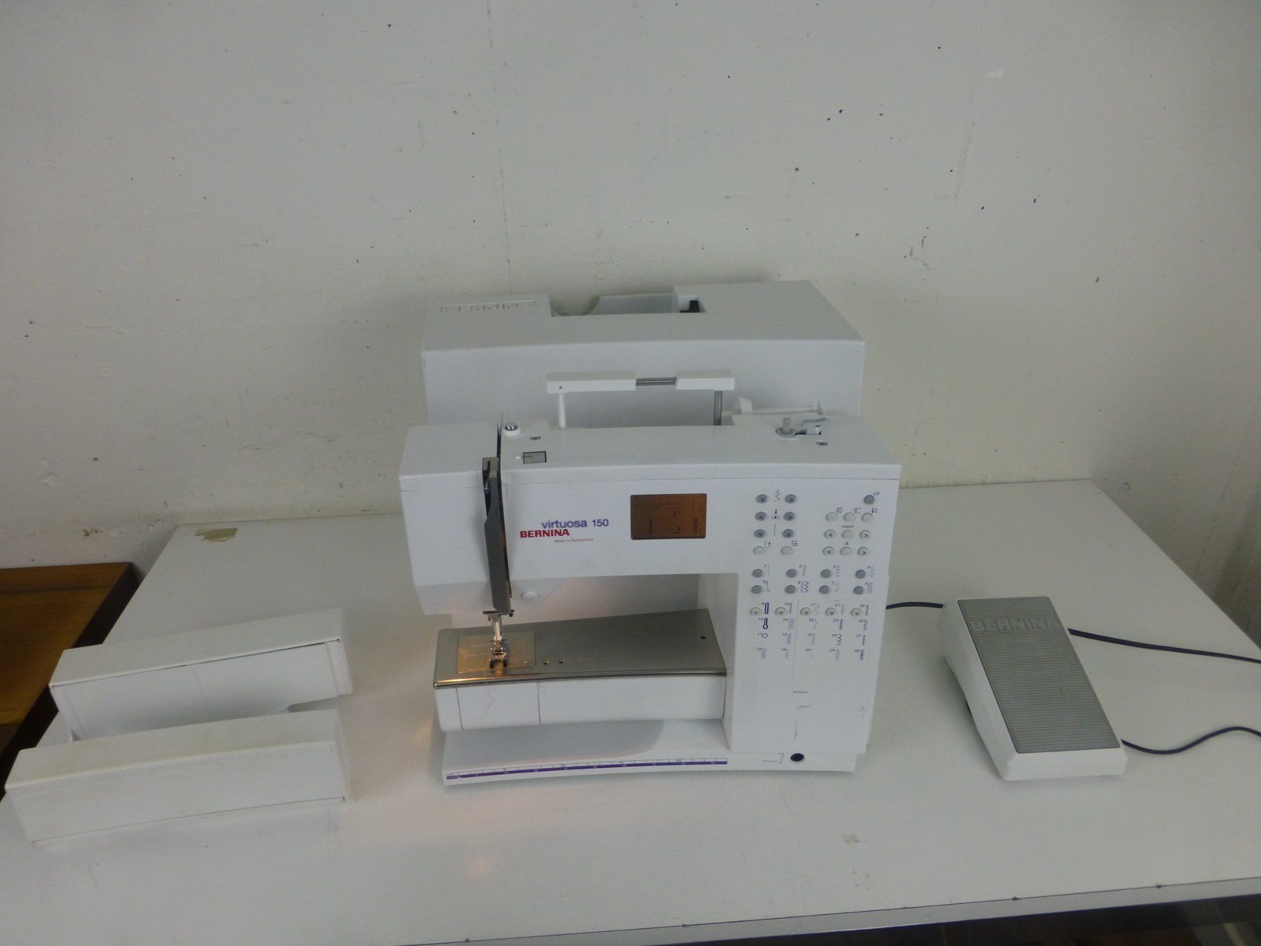 Bernina Macchine da cucire: BERNINA Activa 150 mit Original Koffer – Nuovo e nell'imballaggio originale da Fahrweid venduto da ekv