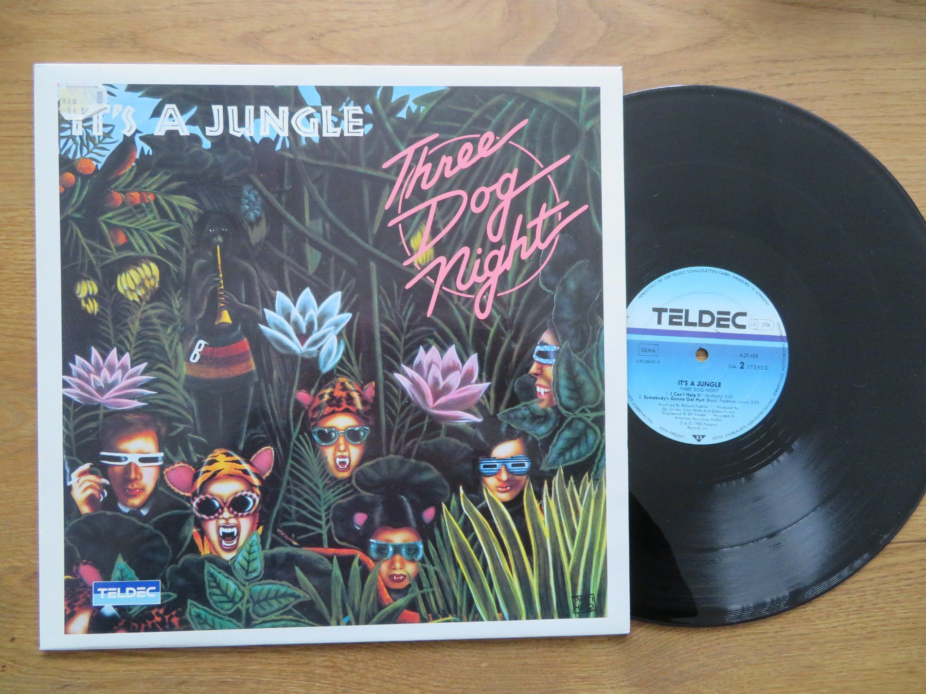 Dischi in vinile: THREE DOG NIGHT ITS A JUNGLE – Nuovo (secondo la descrizione) da Zürich venduto da max_cp5f