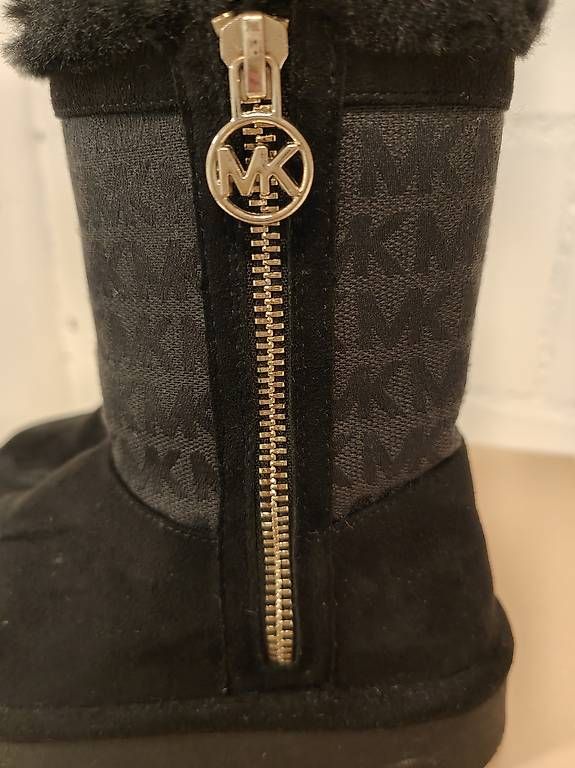 Michael Kors Chaussures filles: Michael kors Winterstiefel – D'occasion à Veltheim AG par Di.N.C.G 2