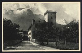 Thusis, Schlössli mit Strasse und Bergb
