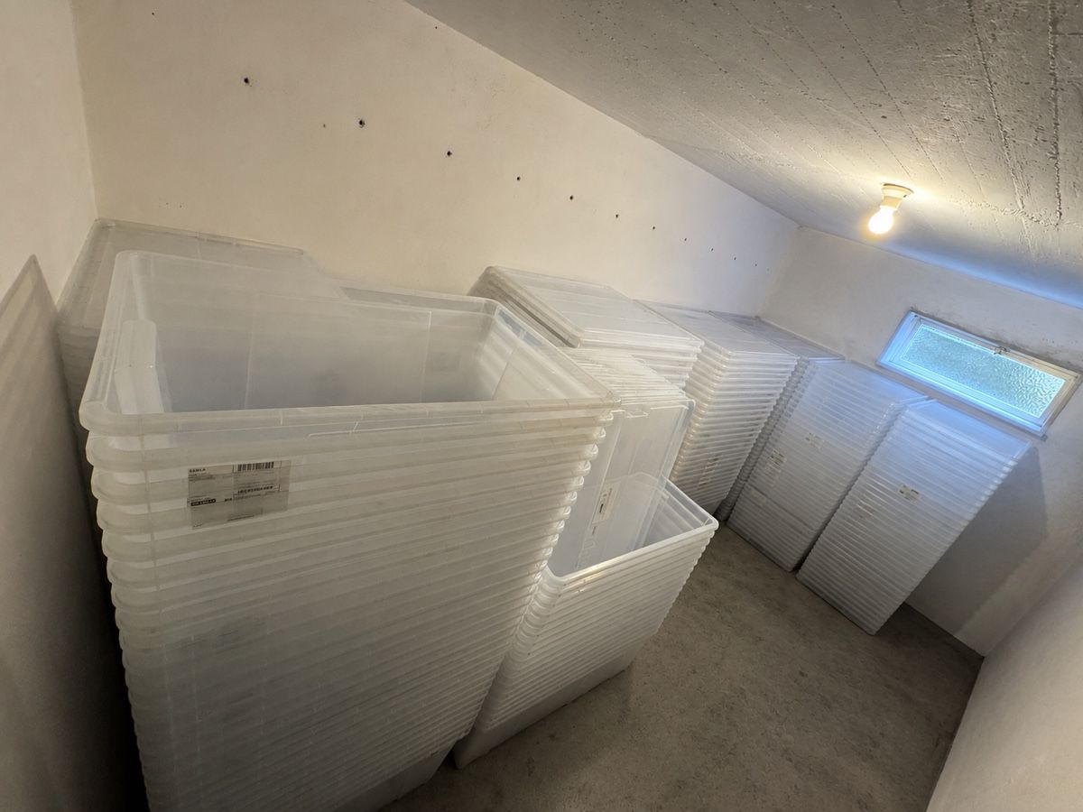 Transportkisten:     150 IKEA SAMLA Boxen 130L mit Deckel ab CHF 1.- !!!! – Gebraucht aus Grenchen von mp-ricardco