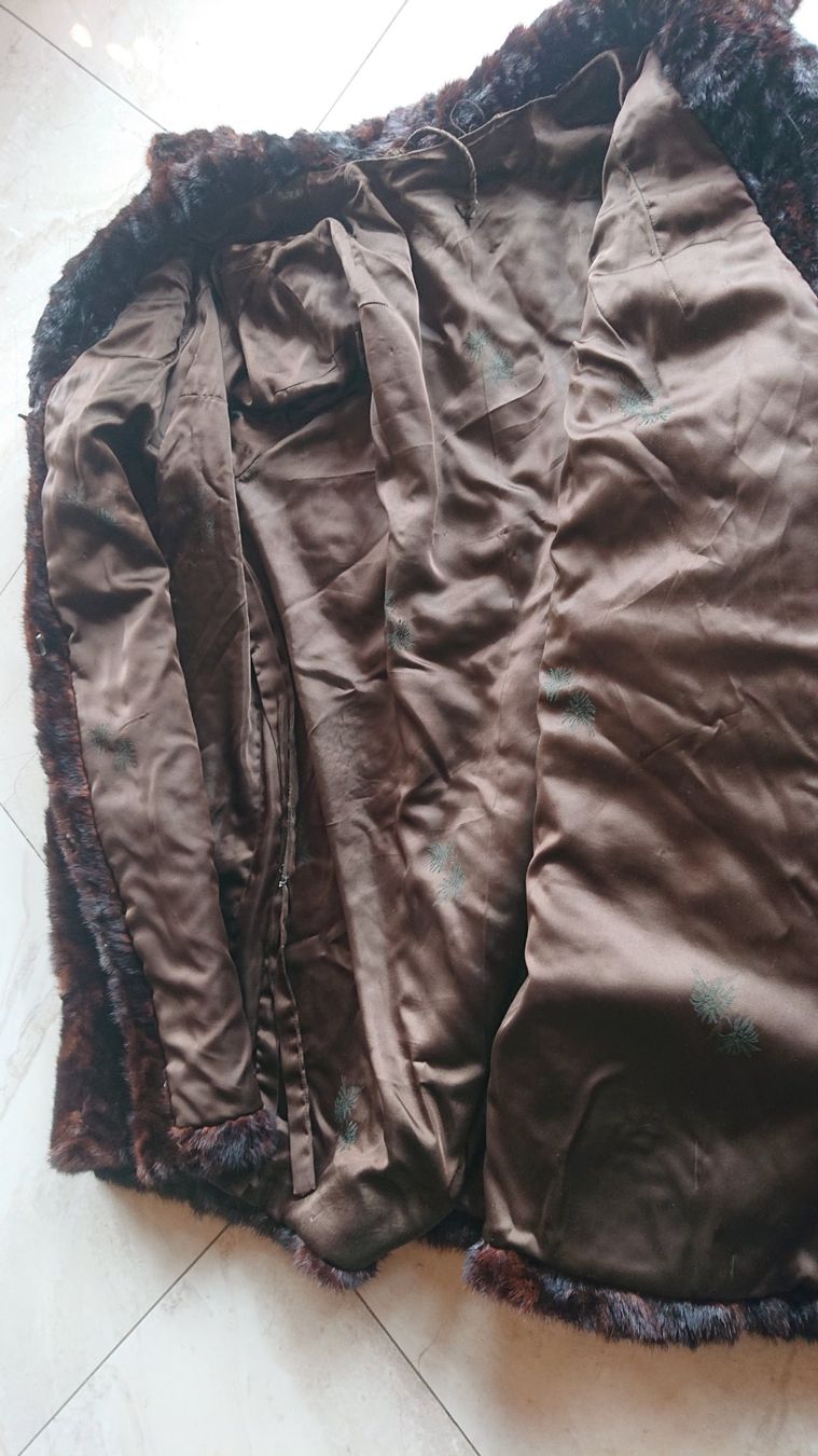 Manteaux: Eleganter Pelzmantel – D'occasion à Grenchen par Zombiepolizist 7