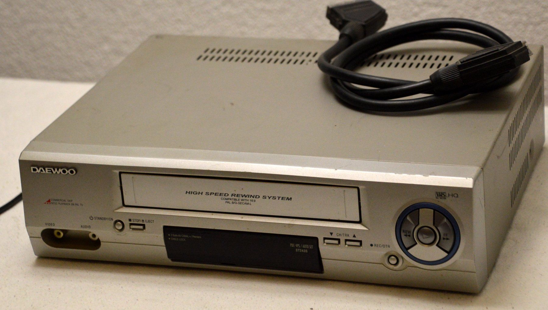 Registratori: Videorecorder / magnétoscope Daewoo ST243S – Usato da Collonges venduto da arashee 1