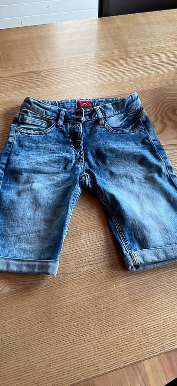 Hosen: Jeans Shorts strech von sOliver Gr. 140 – Gebraucht aus Zweisimmen von Mikat