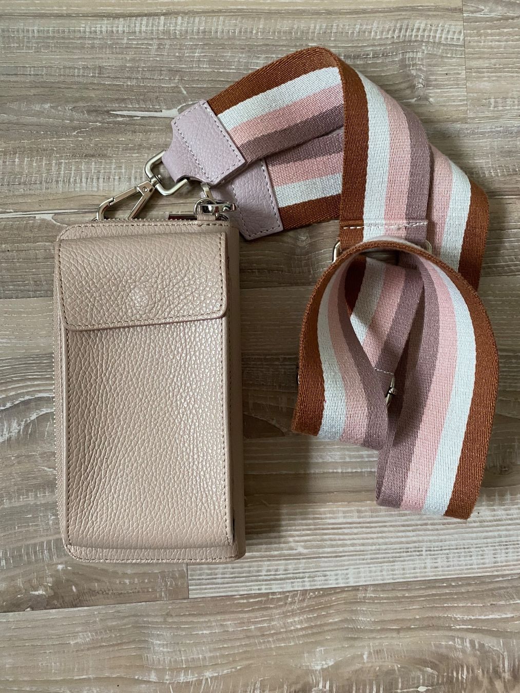 Taschen für Damen: Schicke Echtleder Umhängetasche NEUWERTIG – Neu (gemäss Beschreibung) aus Estavayer-le-Lac von Mimmy02 1