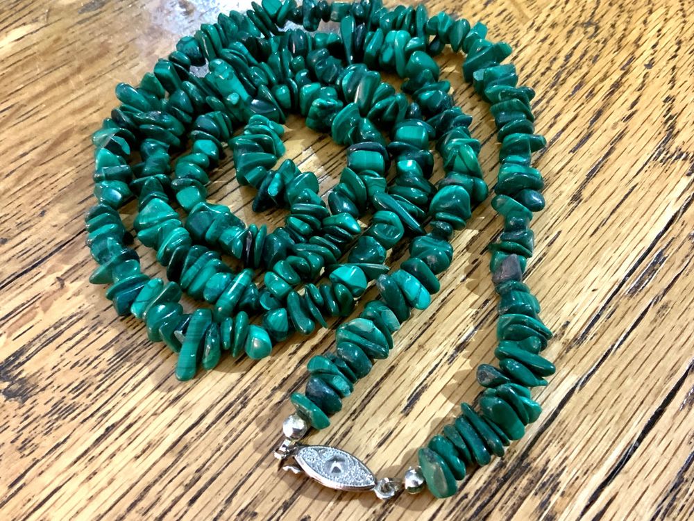 Collier Vintage En Malachite (pierre Verte) - Modèle "en Chute" - Occasion