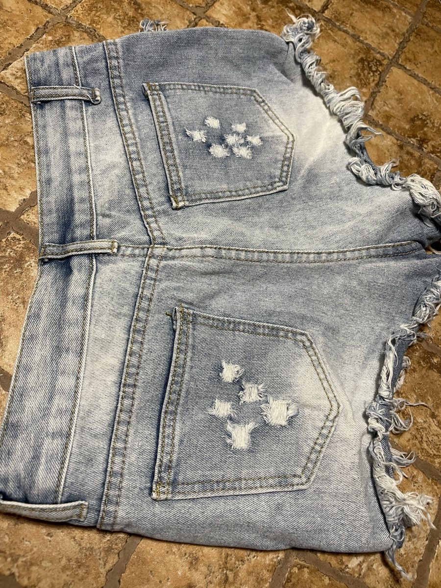 Jeans: Shorts jeans con perle e strappi-S/M – Nuovo (secondo la descrizione) da Gordevio venduto da LanaZimm 6