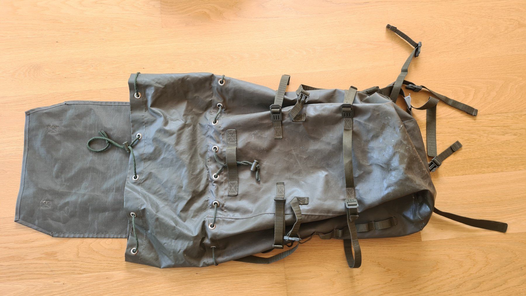 Schweizer Armee Zaini: Original Schweizer Armee Militär Kampfrucksack 90 – Usato da Winterthur venduto da stufaphi 2