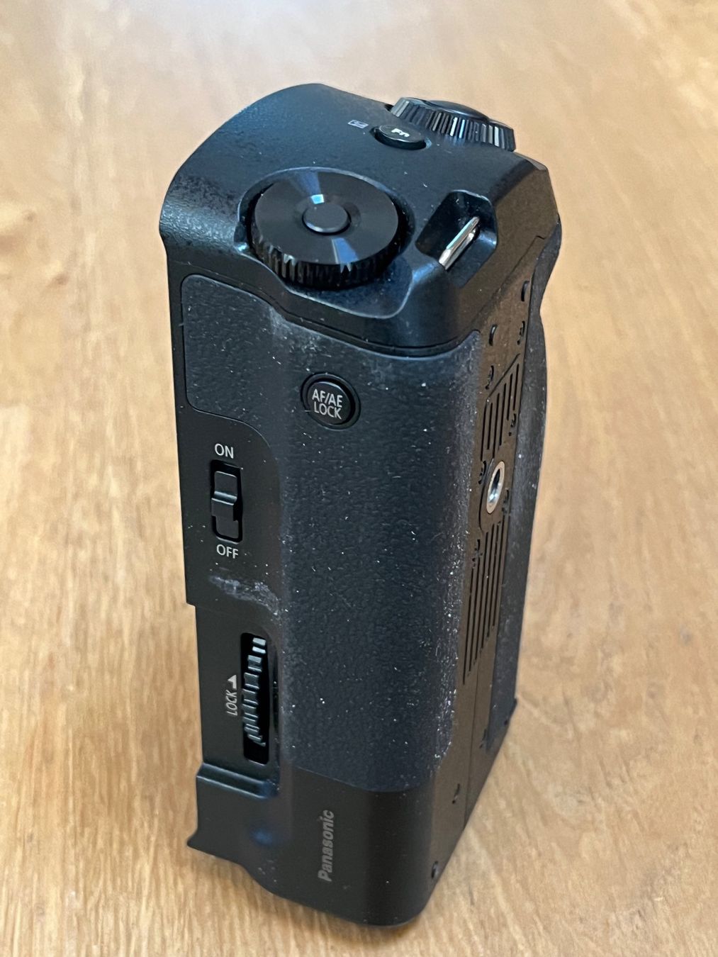 Panasonic Fotocamera: Panasonic DMW-BGG1 Battery Grip – Usato da Escholzmatt venduto da Grafix 1