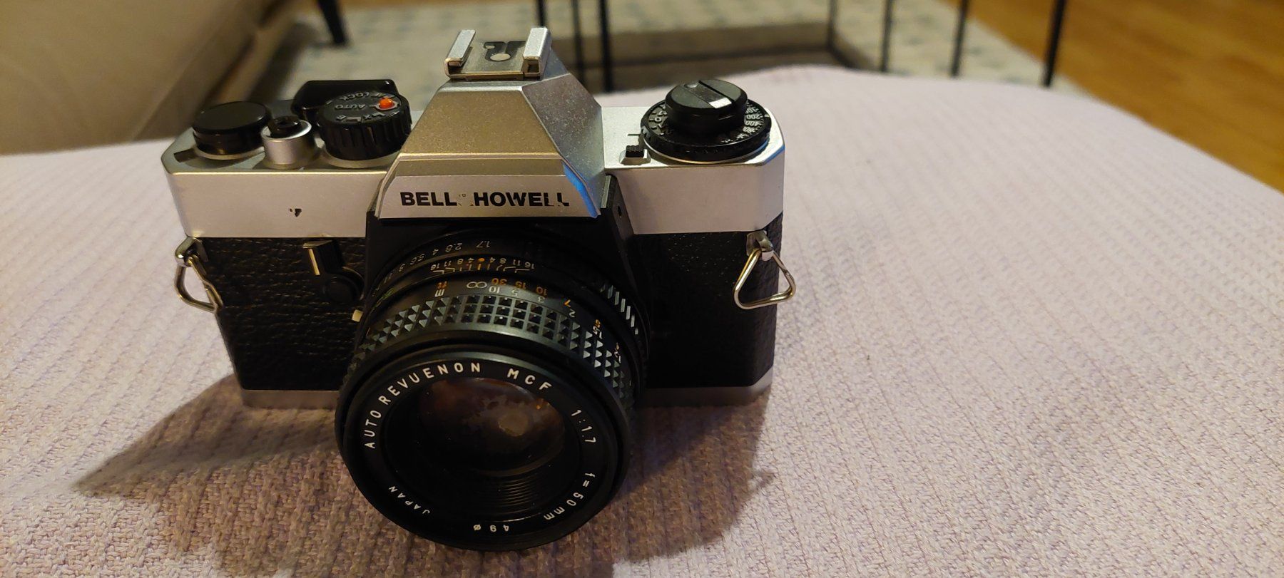 Fotocamera: Bell & Howell Spiegelreflexkamera mit Objektiv – Usato da Bern venduto da citron_limonade 2