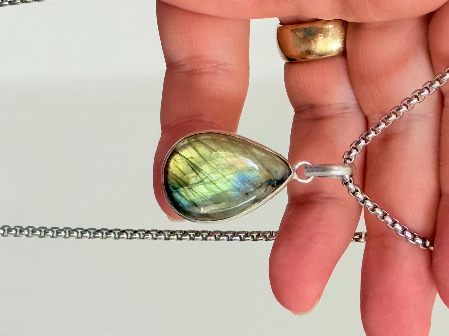 Colliers: Labradorite necklace – Neuf avec emballage d'origine à Genève par AGBERG 7
