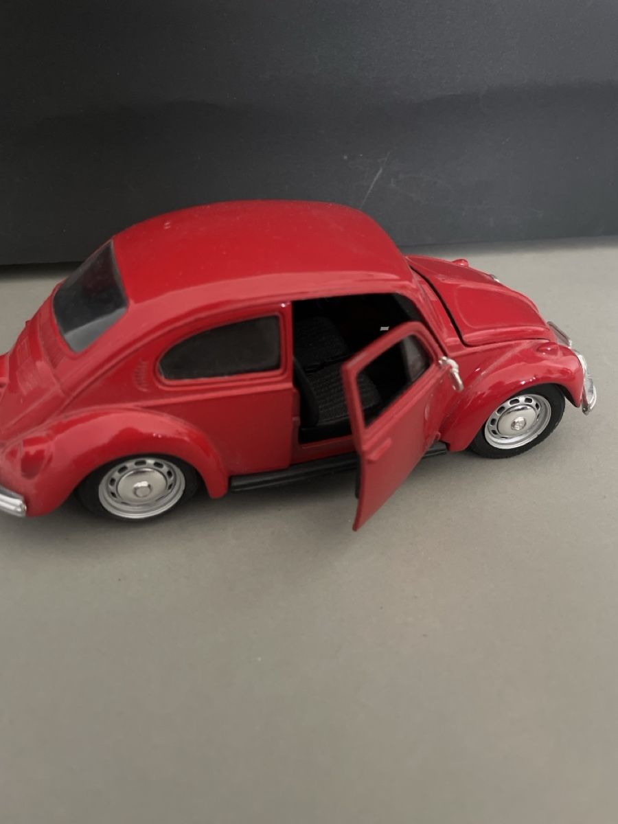 Volkswagen Modellini d'auto: Modellauto VW Beetle rot – Usato da Aesch BL venduto da ell_8zv7 2