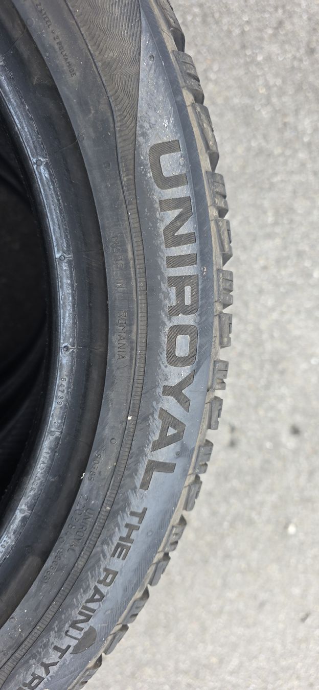 Uniroyal Pneumatici & Ruote complete: Winterpneu 235/45/R17 M+S – Usato da herzogenbuchsee venduto da jamma01 3