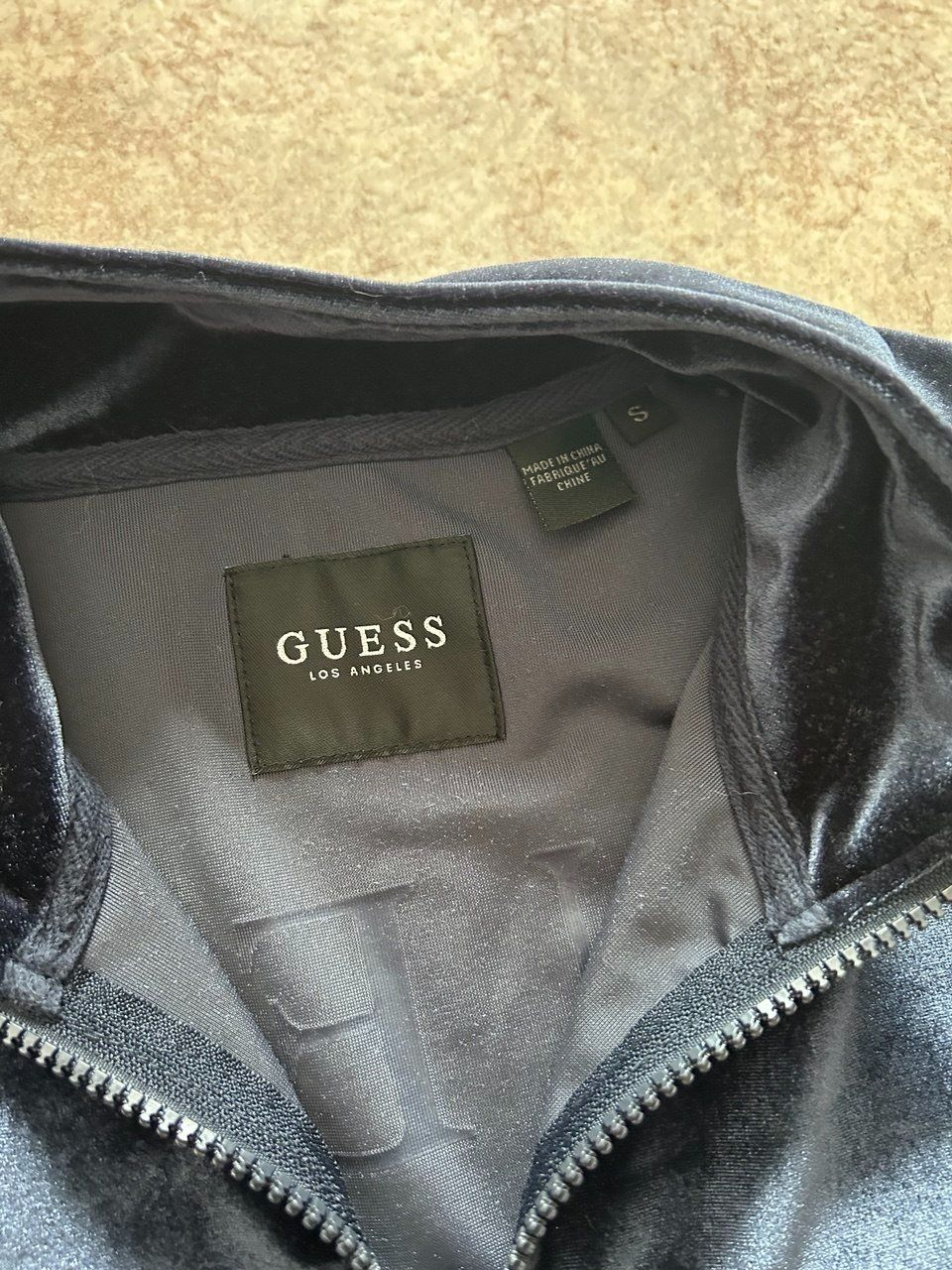 Guess Giacche: Giacca Guess nera S – Usato da Giubiasco venduto da LorisVale 2